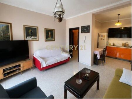 SHITET APARTAMENT 2+1 NË ZONËN E 21 DHJETORIT