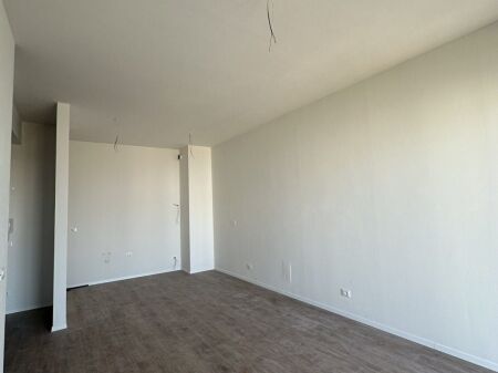 Shitet apartament 1+1 – Stacioni i Trenit, pranë Bulevardit !