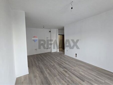 Shitet apartament 1+1 ne Laprake tek Rezidenca Aura