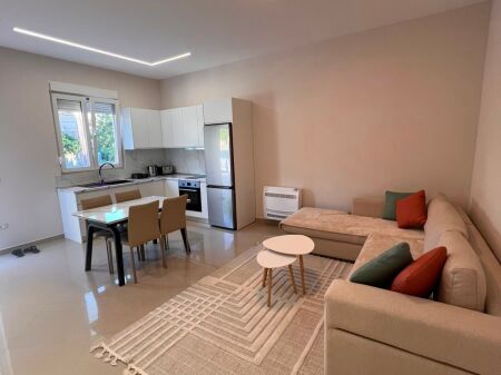 SHTEPI PRIVATE 1+1 ME QERA + Parkim - LAPRAKE, TIRANE