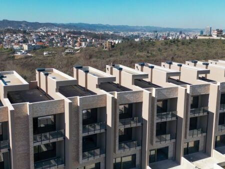  SHITET DUPLEX – SWAN LAKE RESIDENCE, FARKË 