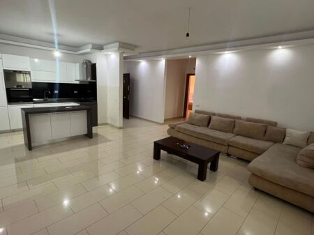 SHITET APARTAMENT 2+1 + BALLKON YZBERISHT