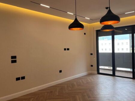 Jepet me qira apartament 2+1+2 te zona e Hipotekës 1,000 € /Muaj