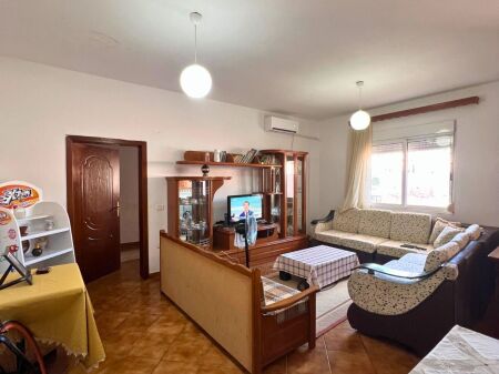 Vendesi appartamento 2+1 a Vlore presso Albano Romina