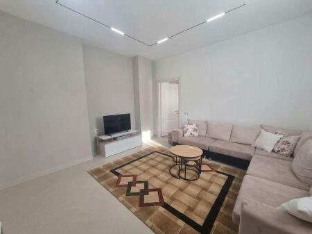 Qera, Apartament 1+1+ Post Parkimi, Rruga Siri Kodra, Tirane.