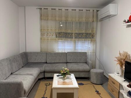 Shitet Apartament 2+1