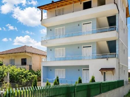 Jepet me qira Apartament 2+1 në Mëzez, pranë QTU.