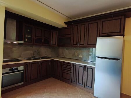 Apartament 2+1 me Qira në Rrotën e Kuqe, Durrës – Pranë Plazhit dhe Qendrës