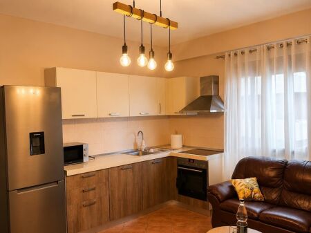 Shitet Apartament 2+1