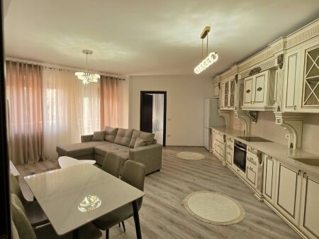  Appartamento 2+1 in affitto   Yzberisht, vicino a Grand Gallery    3° piano (con ascensore)   Arredato   Superficie: 95 m²  Prezzo: 50.000 Lek/mese