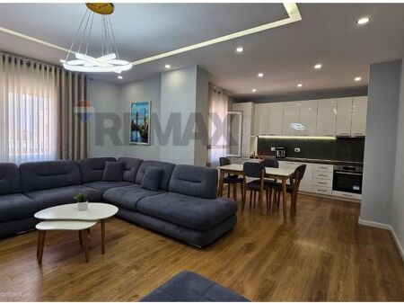 Jepet me qira apartament 2+1 te Zogu i Zi