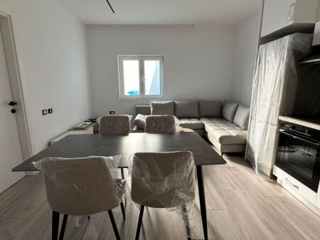 apartament 2+1 me qira prane UET, ne Porcelan
