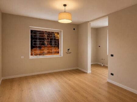 APARTAMENT ME QERA 1+1 RRUGA E ELBASANIT 60.000 LEKE  FH-88958