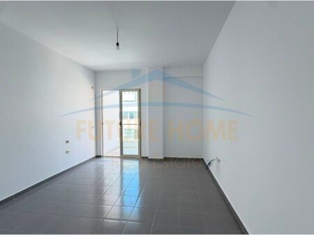 Shitet Apartament 2+1+2 , Yzberisht