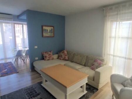 Via Myslym Shyri, vicino a Big Market, appartamento in affitto, 1+1, 55.000 Leke