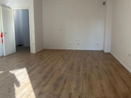Locale commerciale in affitto presso Oasis
