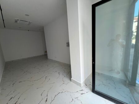 Negozio in Vendita – Donika Center, Via “Mine Peza”, Tirana(530581008-169)