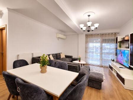 For rent 2+1+1 Botanical Garden 65,000 lek