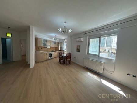 Qira, Apartament 2+1+2 per Zyra tek Garda
