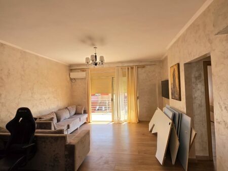 🏡 **AFFITTASI APPARTAMENTO 2+1+2**💰 **Prezzo: 60.000 Lek/mese**