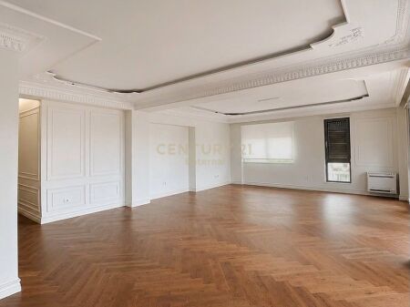 Apartment 200 m² for rent, suitable for offices, in Ish-Bllok. 24h administration, maximum security, super modern.