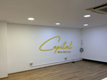 LOCALE COMMERCIALE IN AFFITTO 60 M2 VIA BARRICADAVE 60.000 LEKE