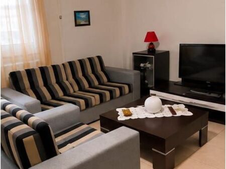 STUDIO APARTMENT - BALLET SCHOOL