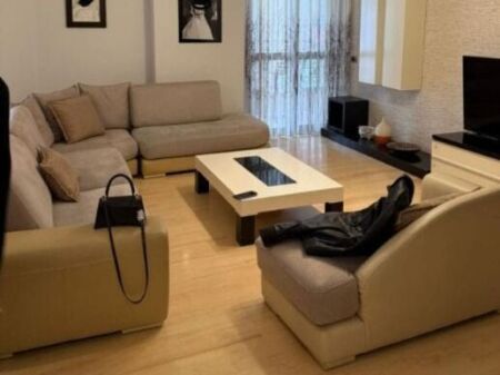 Shitet apartament 2+1+2 tek 21 Dhjetori , Rruga e Kavajes .