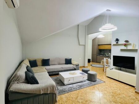 Jepet me qira apartament 2+1 tek Ish Parku Autobuzave