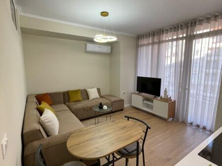 Apartament me qera 1+1 - 📍Astir, prane Vila L, rruga Sokrat Miho
