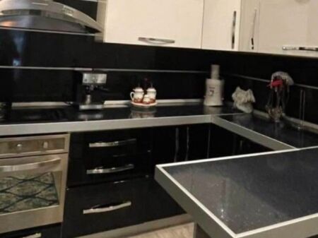 Jepet apartament 3+1+2+Post Parkimi tek Kompleksi Delijorgji , Rruga e Kavajes .