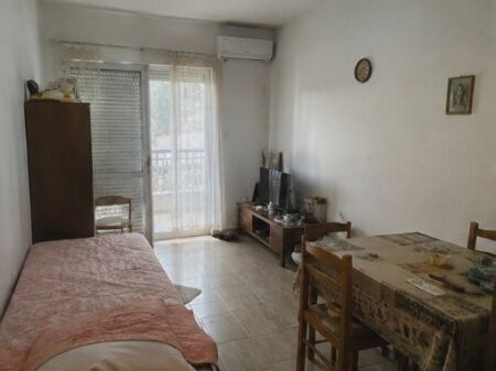 Garsoniere  5 Maji
