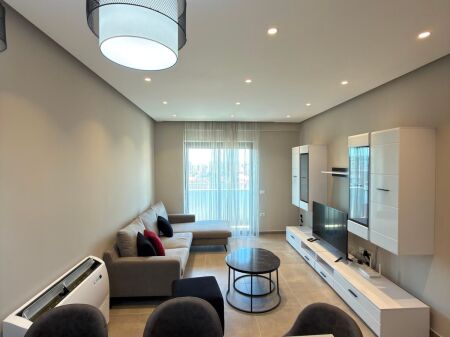 Jepet me qira Apartament 1+1+verand tek Rezidenca Oasis, pranë Unazës së re!