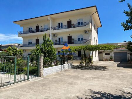 SHITET NDËRTESË ME 6 APARTAMENTE "PRANË PARKUT VALA, DURRËS" 45.000.000 LEKE