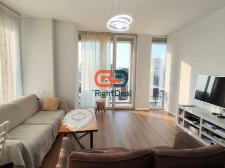 Tek Rezidenca Emi 6, Shitet Super Apartament 2+1+2 Me Hapesira Te Bollshme!!