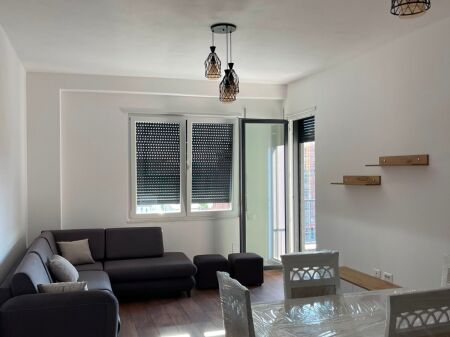 Apartament per qira 2+1 ne zonen e paskuqanit cmimi 400 Euro