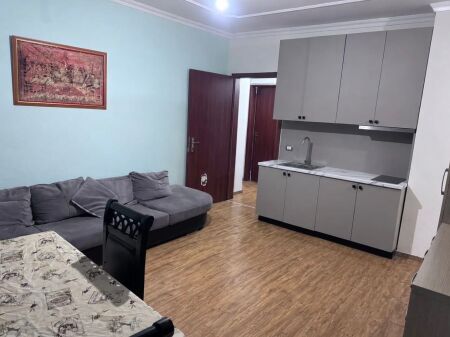 Misto Mame, jepet me qira apartament 1+1! 35.000 Lek