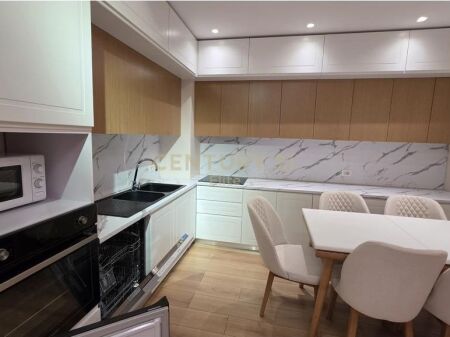 Apartment 2+1+2 for sale in Xhamllik! 265,000 €