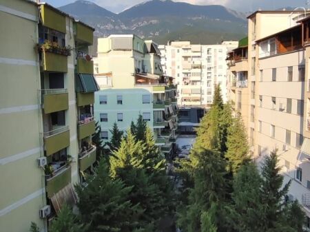Apartment 3+1, Fresk!