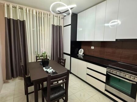 Jepet me qera apartamenti 1+1+ kend gatimi