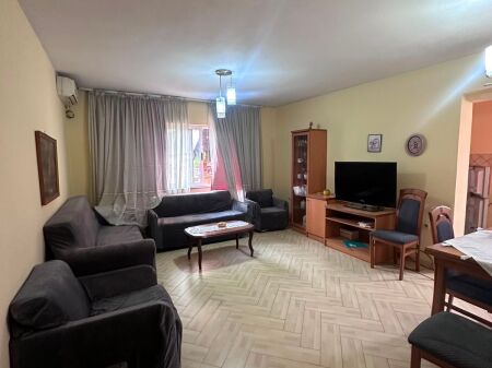 Apartament 1+1 me qera tek Shkolla e Baletit