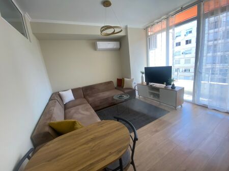 Apartament 1+1 pee qera Astir Kompleksi Fratari !