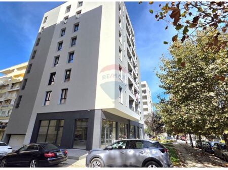  APPARTAMENTO 2+1+2 + GARAGE IN VENDITA – LUNGOMARE, VLORË