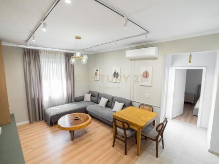PAZARI I RI, SHESIM APARTAMENT 2+1