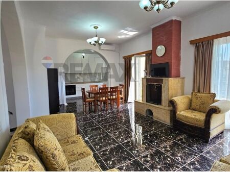 Apartament 2+1 me qira te ish tregu elektrik.