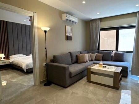 Bulevardi i Ri, Jepet me qera apartament 1+1.