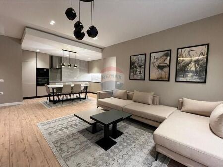 Apartament 2+1+2+Parkim me qera Kopshti Botanik