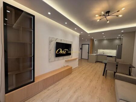 RRUGA DRITAN HOXHA, APARTAMENT ME QERA 1+1