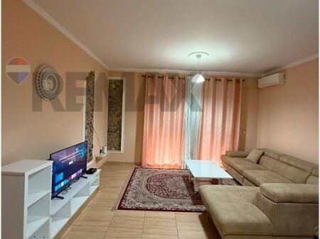 Apartament per qera 1+1 te Rruga 5 Maji