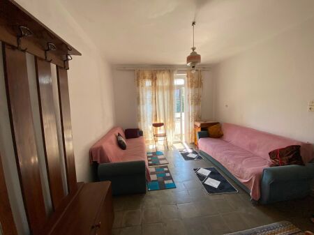 Apartament 2+1 me Qira te Medreseja Tirane